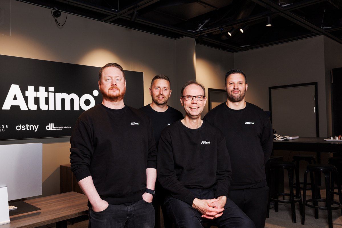 Attimos team samlat i butiken i Karlstad